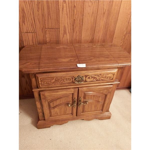 American Drew Inc Sideboard - (Closed) 40 1/4 L (Open) 49.5 L x 19.5 D x 32 H
