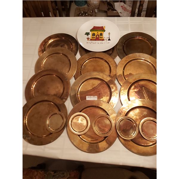 12 Plate Chargers And 5 Small Plates With Ikea Décor Plate