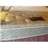 Image 5 : Queen Size Bed Simmon Beauty Rest Quality Bedding 