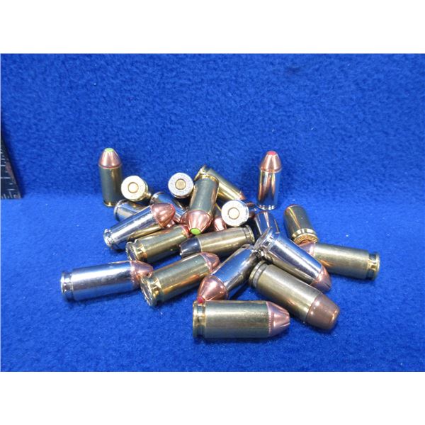 40 S&W Cartridges - Bag of 20 Hornady and 2 Winchester