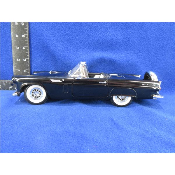 Die Cast 1:18 Scale 1956 Ford Thunderbird Convertible