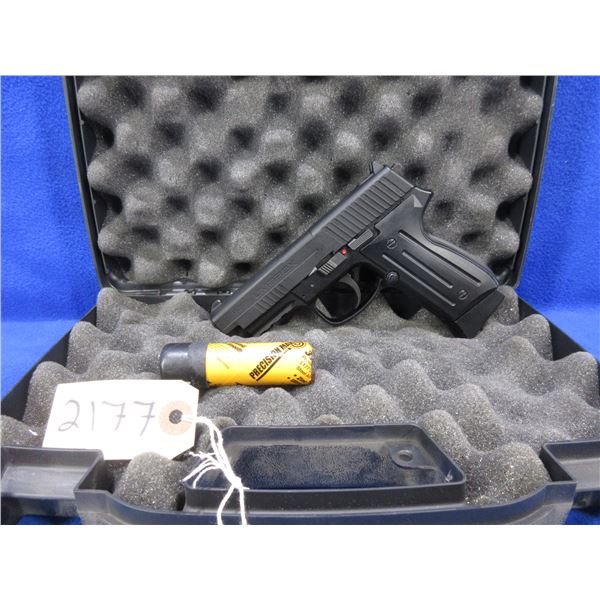 177 Cal. Umarex HPP High Power CO2 BB Pistol with Case