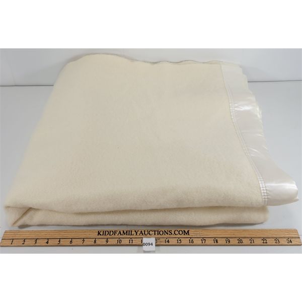 KENWOOD QUEEN SIZE WOOL BLANKET