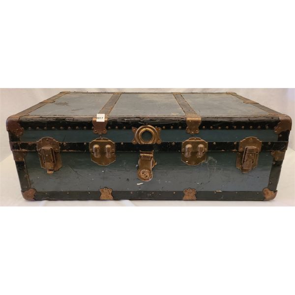 FLAT TOP STEAMER TRUNK