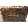 Image 6 : FLAT TOP STEAMER TRUNK W/ LEATHER STRAPS