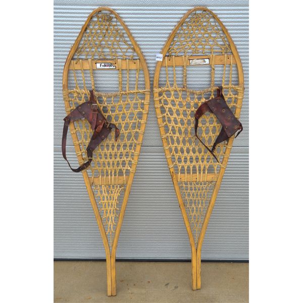 PAIR OF VINTAGE SNOWSHOES 