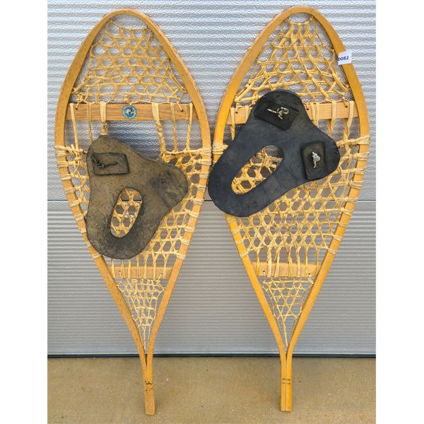 PAIR OF VINTAGE SNOWSHOES 