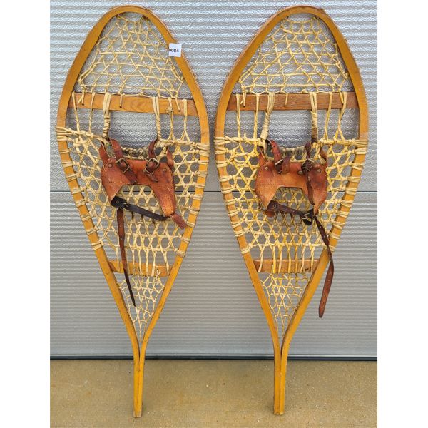 PAIR OF VINTAGE SNOWSHOES 