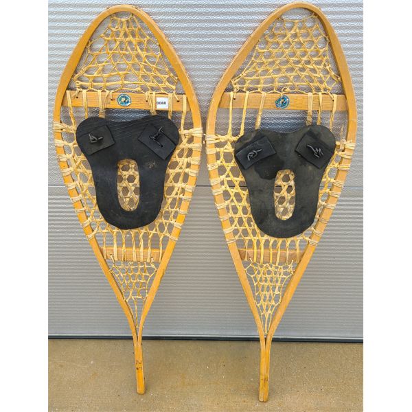 PAIR OF VINTAGE SNOWSHOES 