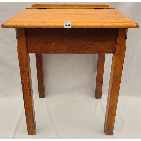 CHILD'S LIFT TOP SCHOOL DESK