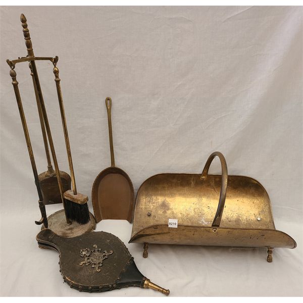 JOB LOT - BRASS AND COPPER FIREPLACE ACCESSORIES - INCL BELLOWS 