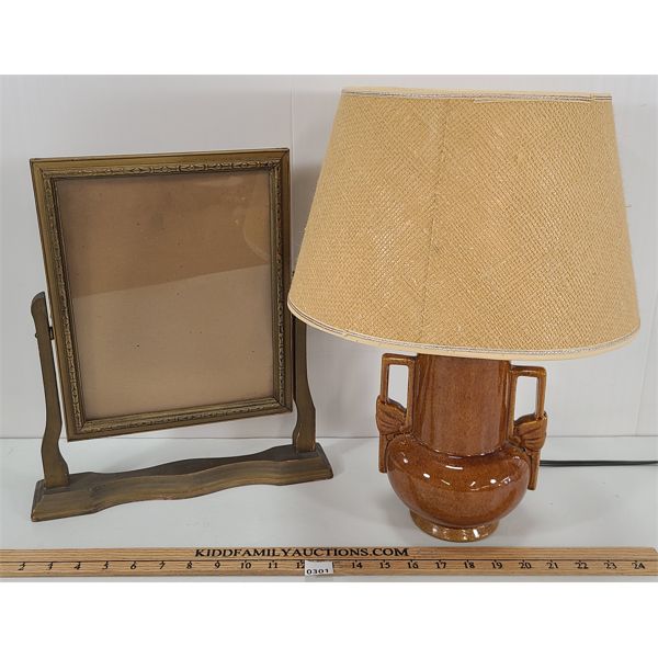 LOT OF 2 - CERAMIC TABLE LAMP AND TILTING PICTURE FRAME