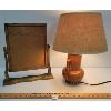 Image 4 : LOT OF 2 - CERAMIC TABLE LAMP AND TILTING PICTURE FRAME