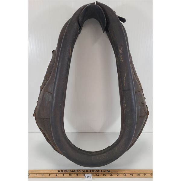 LEATHER HORSE COLLAR 