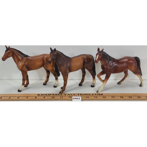 LOT OF 3 - GIFTCRAFT HORSES - FINE CERAMIC 