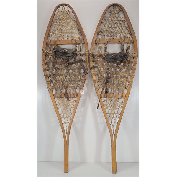 PAIR OF VINTAGE SNOWSHOES