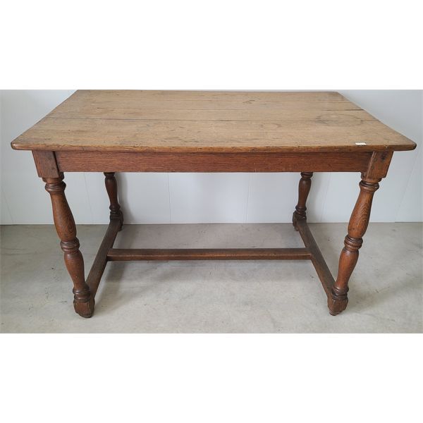 DISTRESSED DINING TABLE