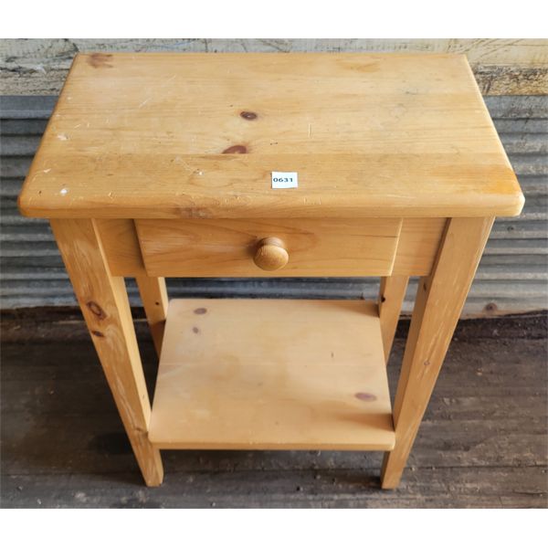 PINE NIGHT TABLE