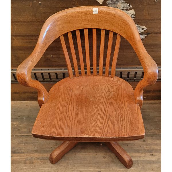 SLATTED OAK SWIVEL OFFICE CHAIR