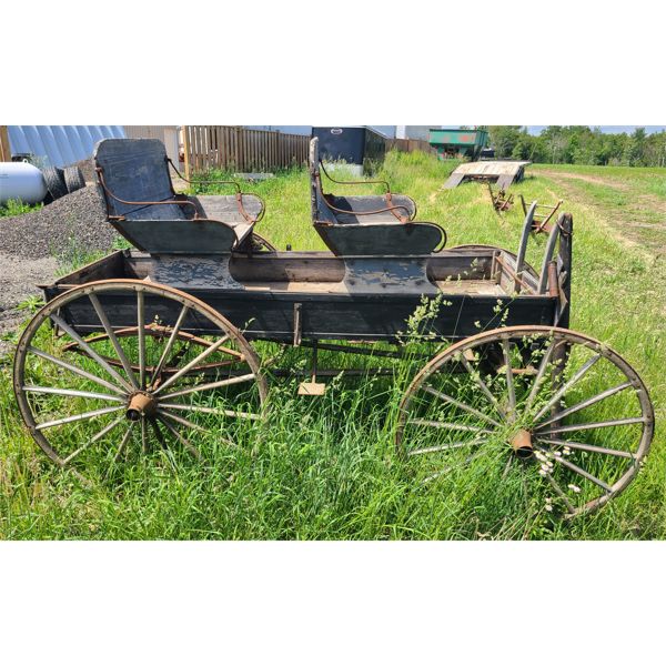 4 SEATER HORSE DRAWN CARRIAGE