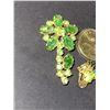 Image 2 : GREEN CRYSTAL BROOCH AND CLIP ON EARRINGS