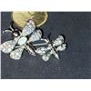 Image 2 : BUTLER AND WILSON DOUBLE BEE BROOCH
