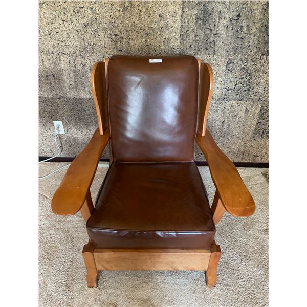 Vintage Simmons Wooden Lounging Chair