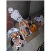 Image 1 : Assortment of Halloween Decorations