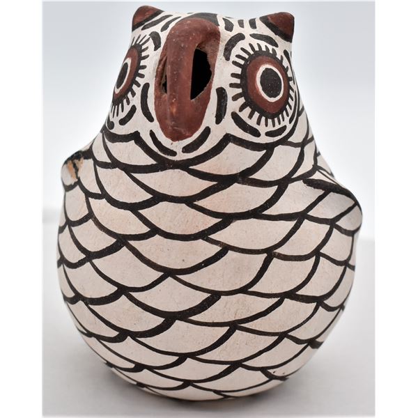 Native American Zuni Pottery Owl by Nellie Bica