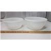 Image 2 : 2 White Fire King bowls