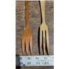 Image 3 : Wooden Handled Tools + 2 Corning Ware Handles