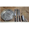 Image 1 : 1 “Bake King” Cake Pan, 3 icing spatulas + vintage cake icing tool with 4 different tips