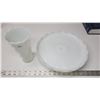 Image 1 : Milk glass raised cake platter & vase