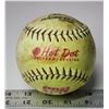 Image 1 : "Hot Dot" softball, baseball