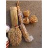 Image 2 : Lot of Ukrainian décor items