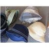 Image 2 : Bag of vintage hats