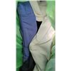 Image 3 : Box of a Dress and Pillows