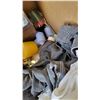 Image 2 : Box of Candles and Home Décor
