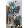 Image 2 : assorted christmas decor
