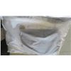 Image 4 : assorted fabric and yarn