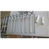 Image 2 : 2 expandable racks with hardware