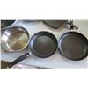 Image 2 : lot of pans