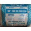 Image 2 : 2 Bags of 100% Polyester Fibrefill 78"x 100" + 2 throw pillows