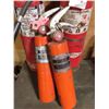 Image 2 : 4 Fire extinguishers (2 small)