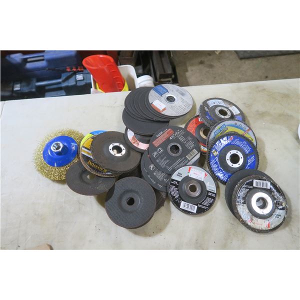 lot of grinding discs