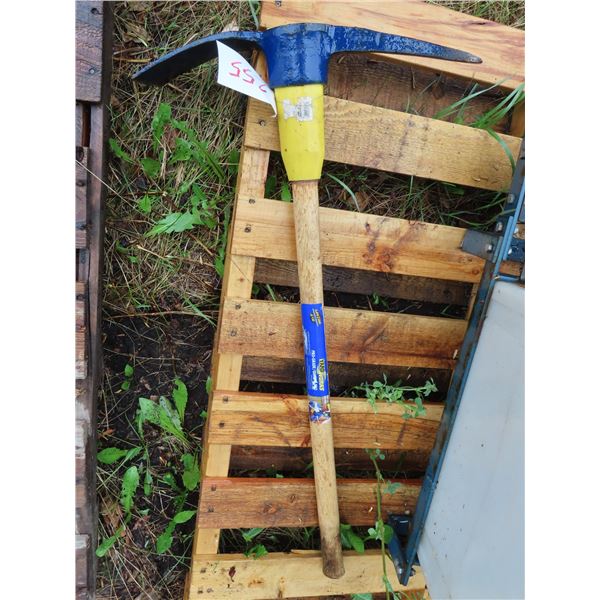 Yardwork's grub/pick hoe