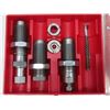 Image 2 : 2 Die reloading set for 22-250 + assorted reloading tools/accessories