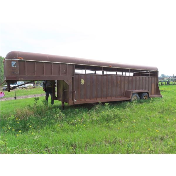 28ft gooseneck stock trailer TR tandem 1979 VIN:255790 sk reg