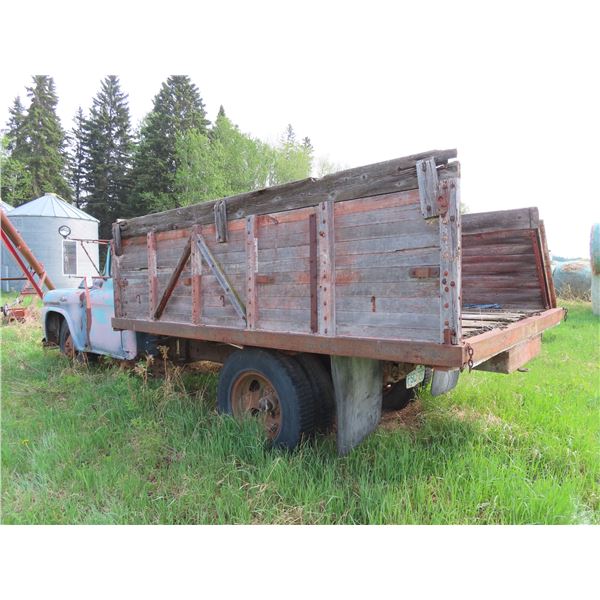 1950s GMC 9400 with box and hoist VIN:99443604362C