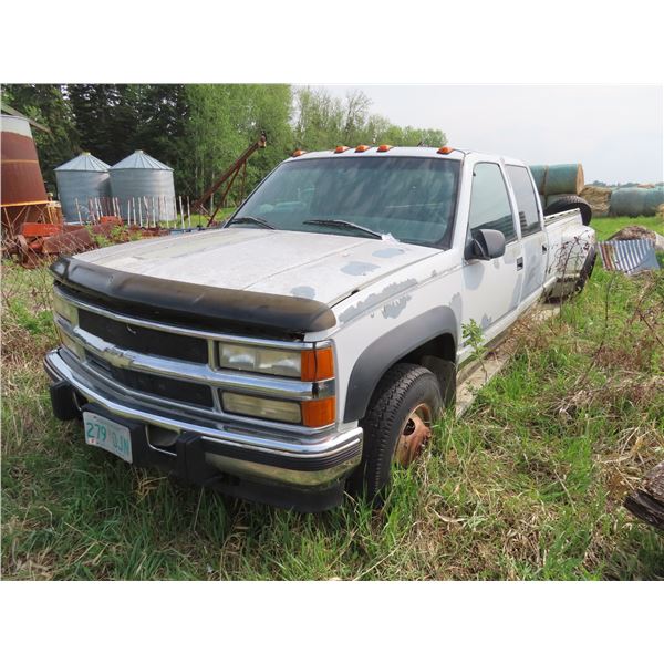 1997 Chevrolet 3500 dually - NO MOTOR, 4x4 VIN: 1GBHK33F0VF055748